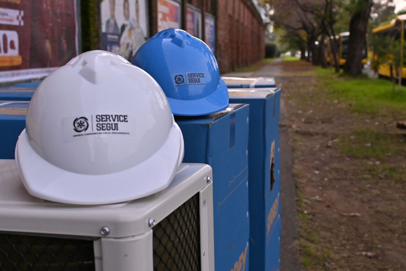 Cascos de Service Segui sobre equipos de climatización